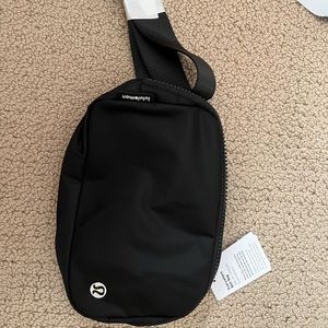 lululemon everyday belt bag NWT